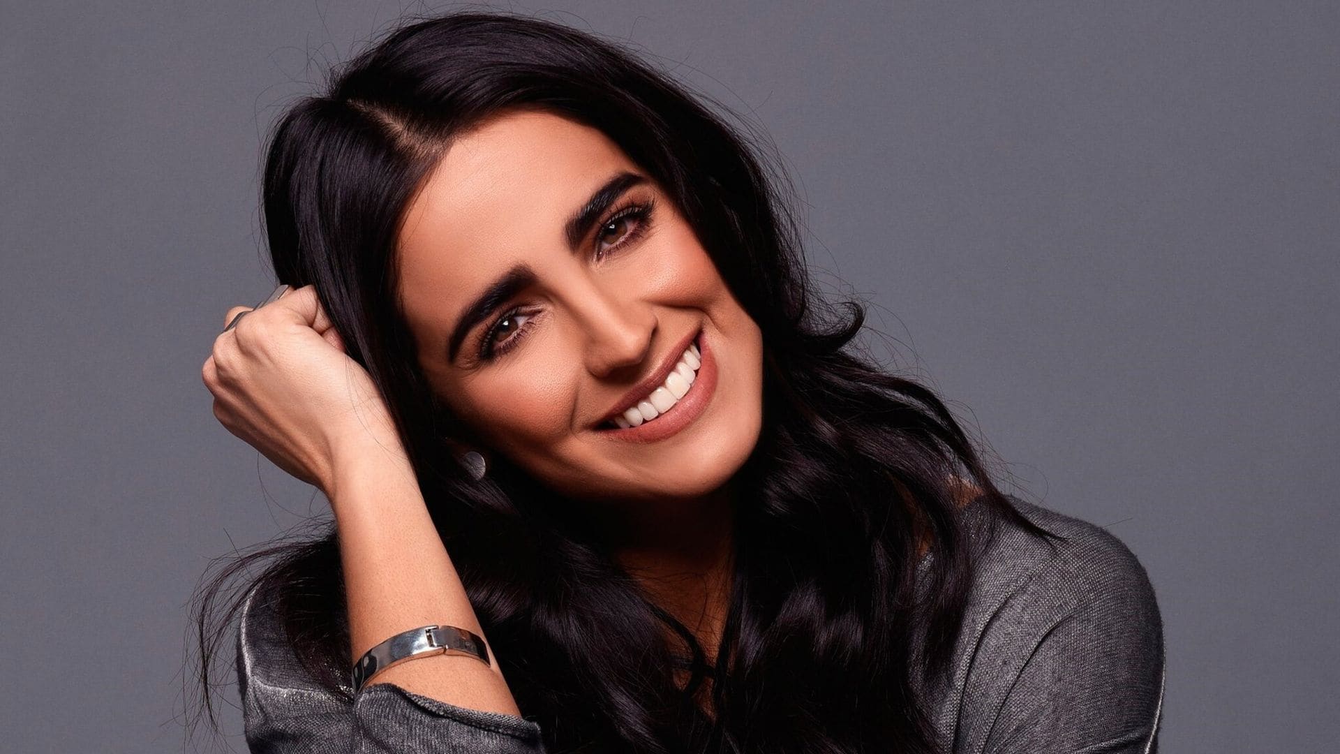 Bárbara de Regil regresa a la televisión con Telemundo