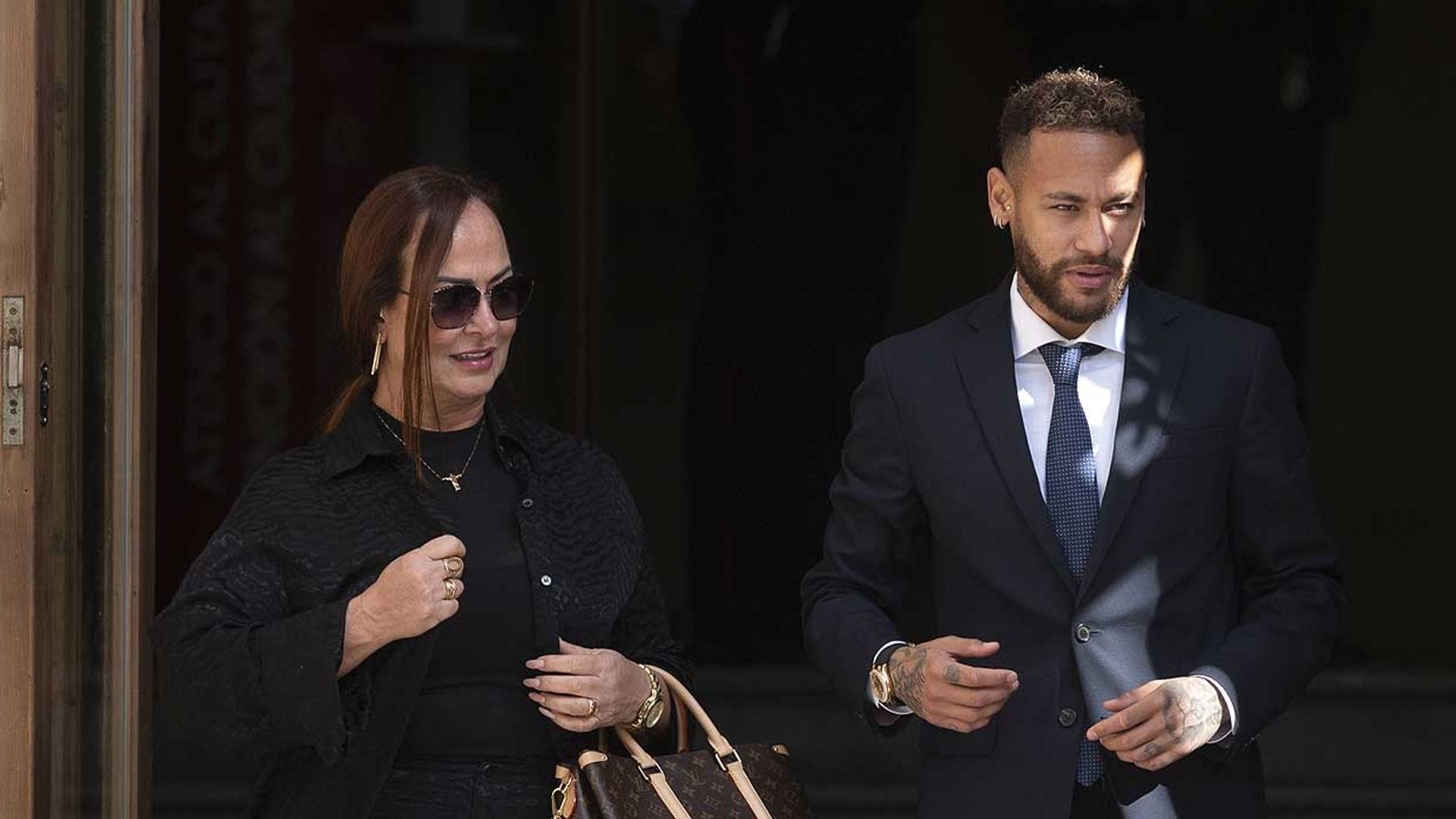 Así es Nadine Gonçalves, la madre de Neymar que se ha convertido en el mejor apoyo del futbolista durante su juicio