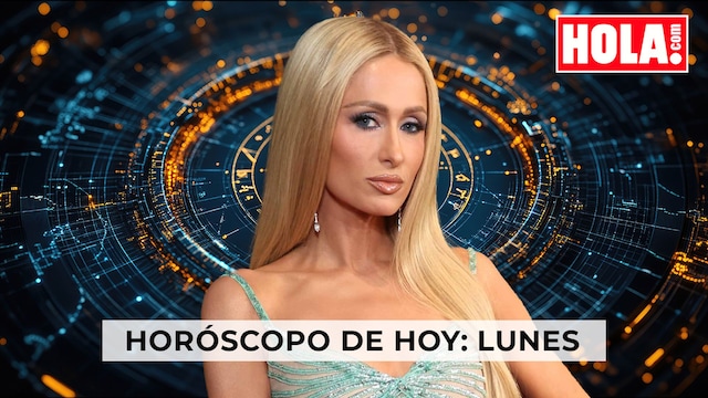Paris Hilton, en primer plano; de fondo la rueda del zodiaco