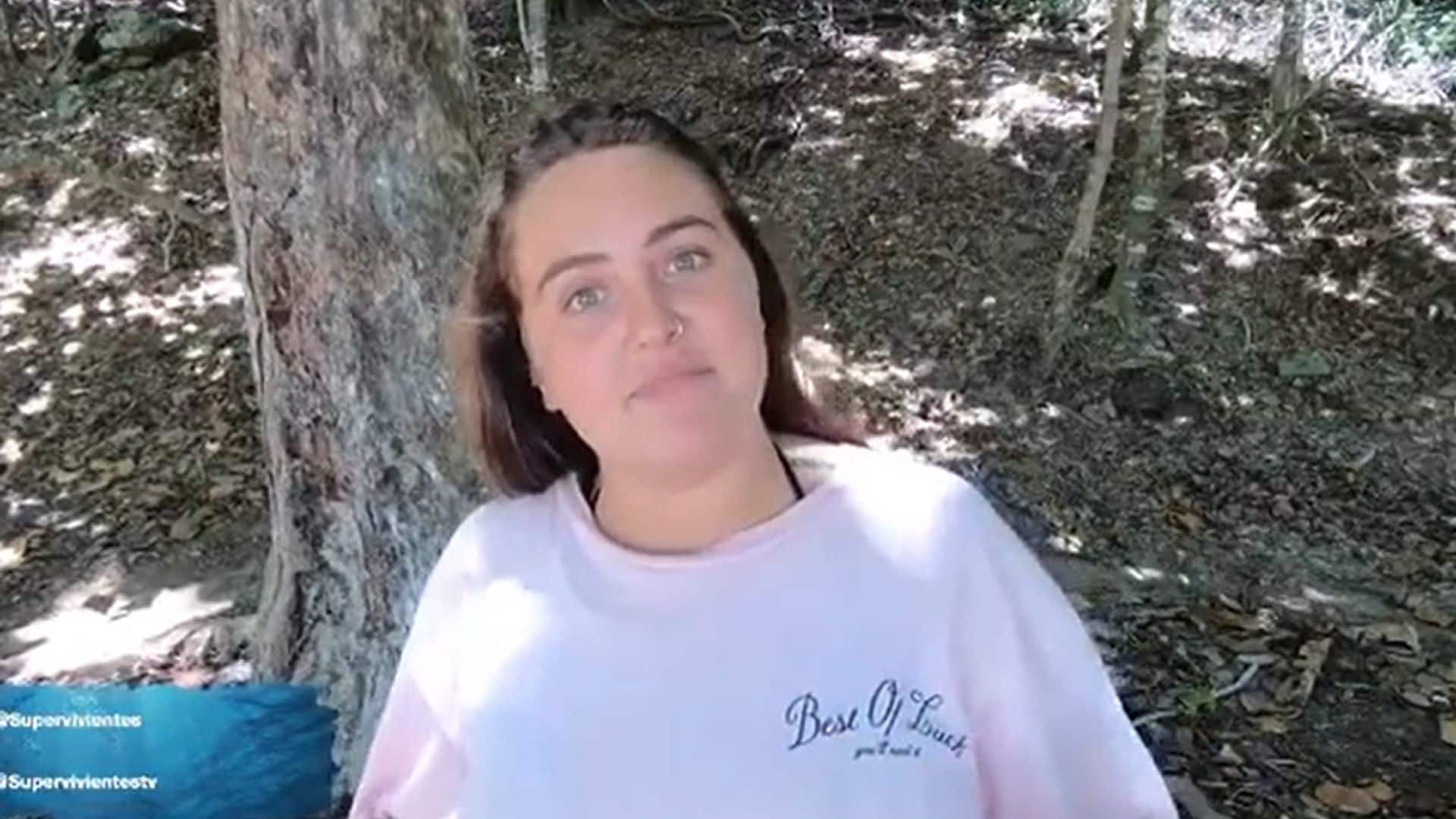 Muchas risas y poca pesca: Ana María Aldón intenta enseñar a Rocío Flores