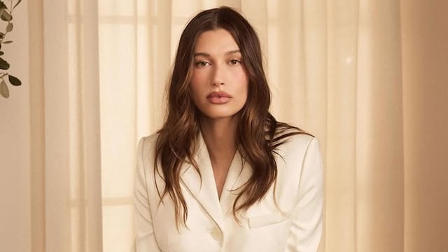 Hailey Bieber vende Rhode