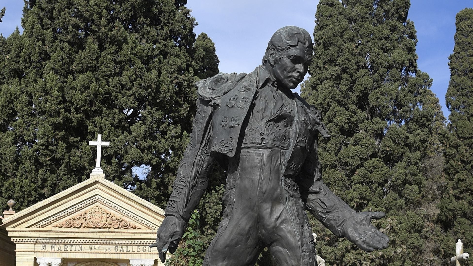 Nuevo revés para los Rivera tras la detención de Cayetano: el mausoleo de Paquirri, abandonado y saqueado