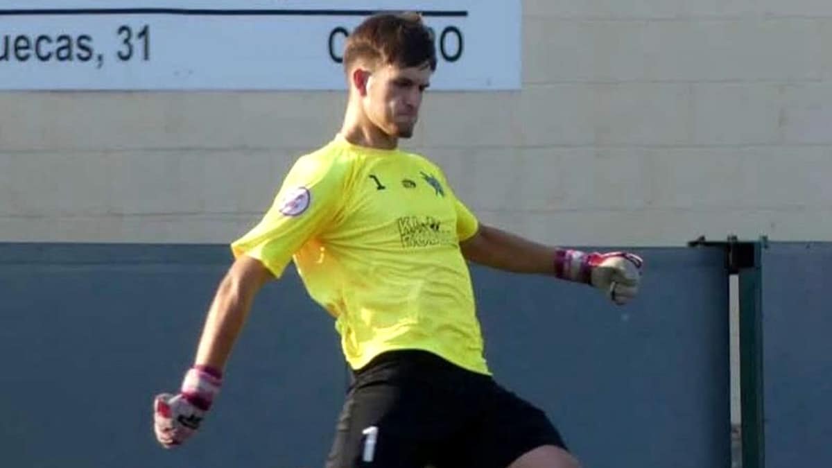 Tragedia en el fútbol español con la muerte de un joven portero de 19 años tras recibir un fuerte golpe en un partido