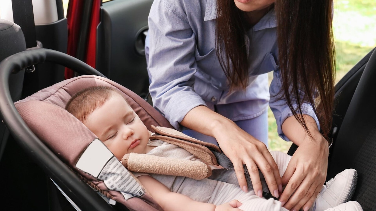 Por qué el abrigo puede poner en riesgo a tu hijo en el coche y cómo evitarlo