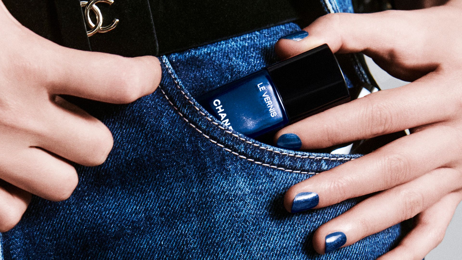 Uñas denim: 12 manicuras azules tan versátiles como tus vaqueros favoritos