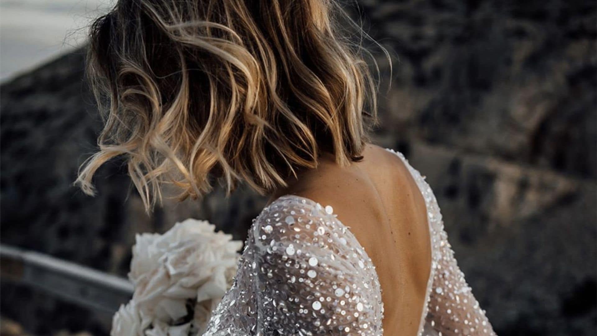 Peinados preciosos y muy favorecedores para novias con media melena