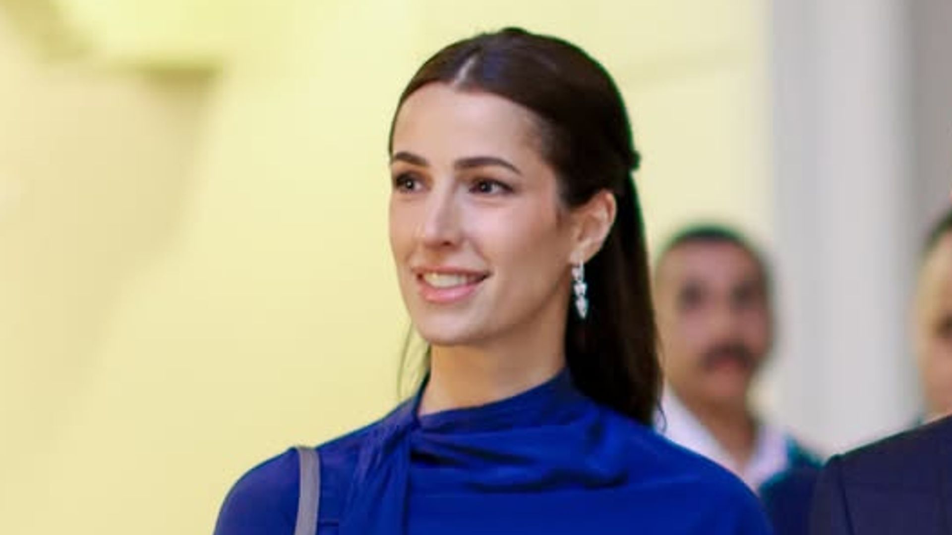 Rajwa de Jordania con su marido Al Hussein bin Abdullah II en el Tawasol Forum, 2026.