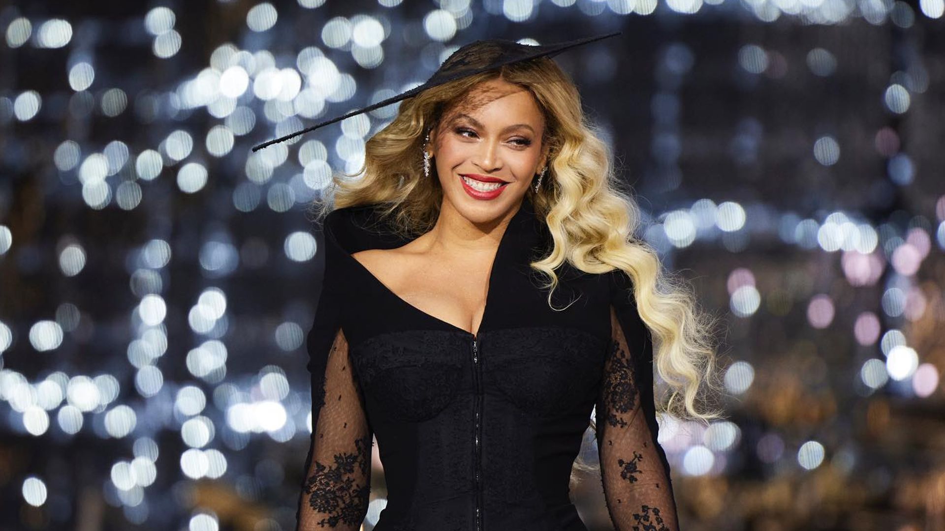 Beyoncé cumple 45 años como una gran enamorada de la moda española: "Para la pequeña niña de Elche que solo quería diseñar ropa, esto es un reconocimiento al trabajo duro"