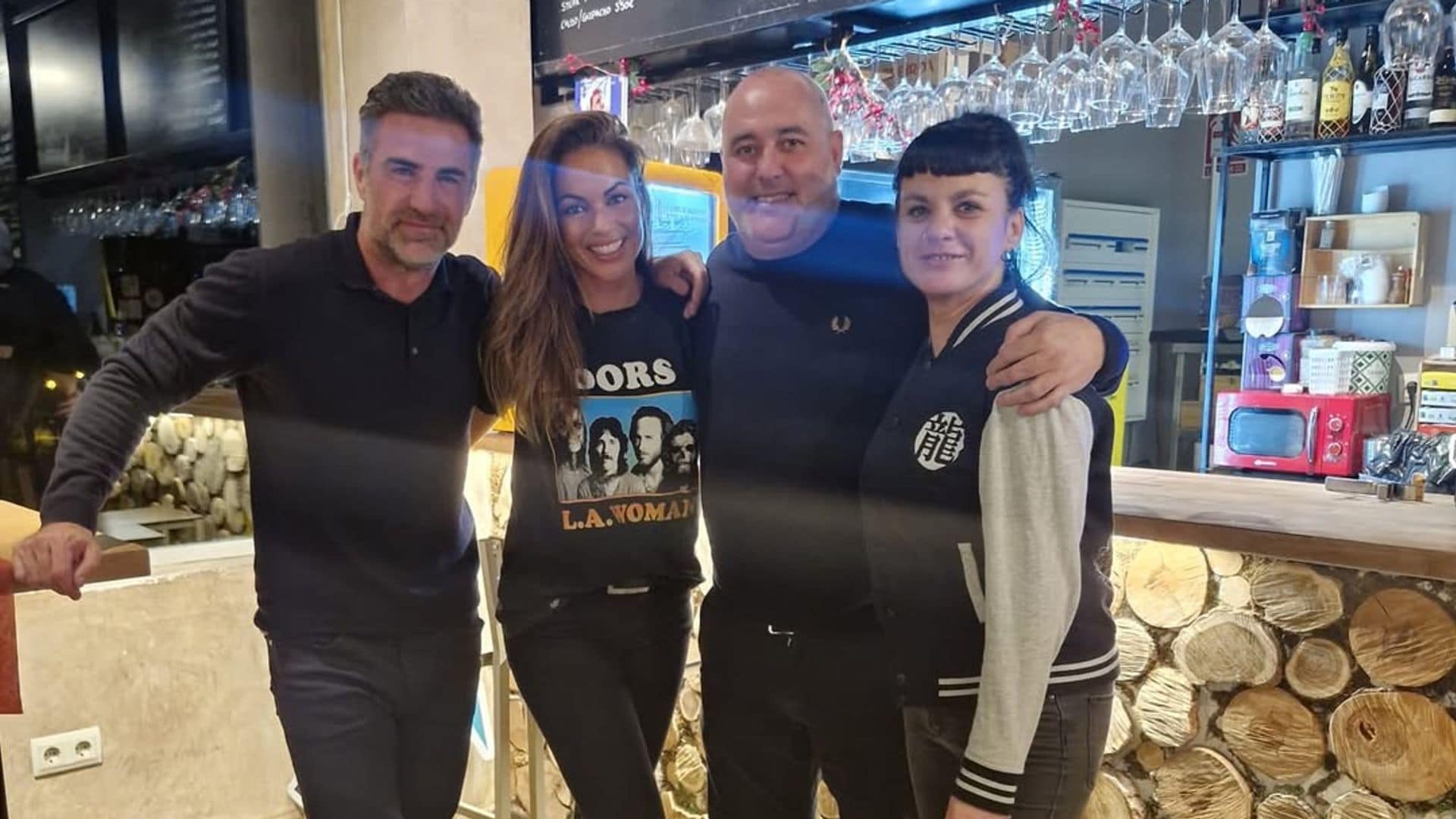 Lara Álvarez con su expareja Perico, en un restaurante de Madrid