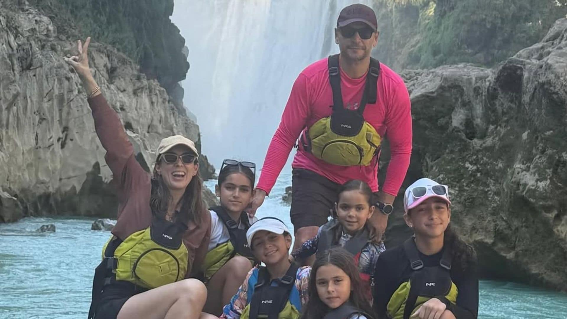 Jacky Bracamontes y su familia disfrutan de unas vacaciones en la Huasteca Potosina.