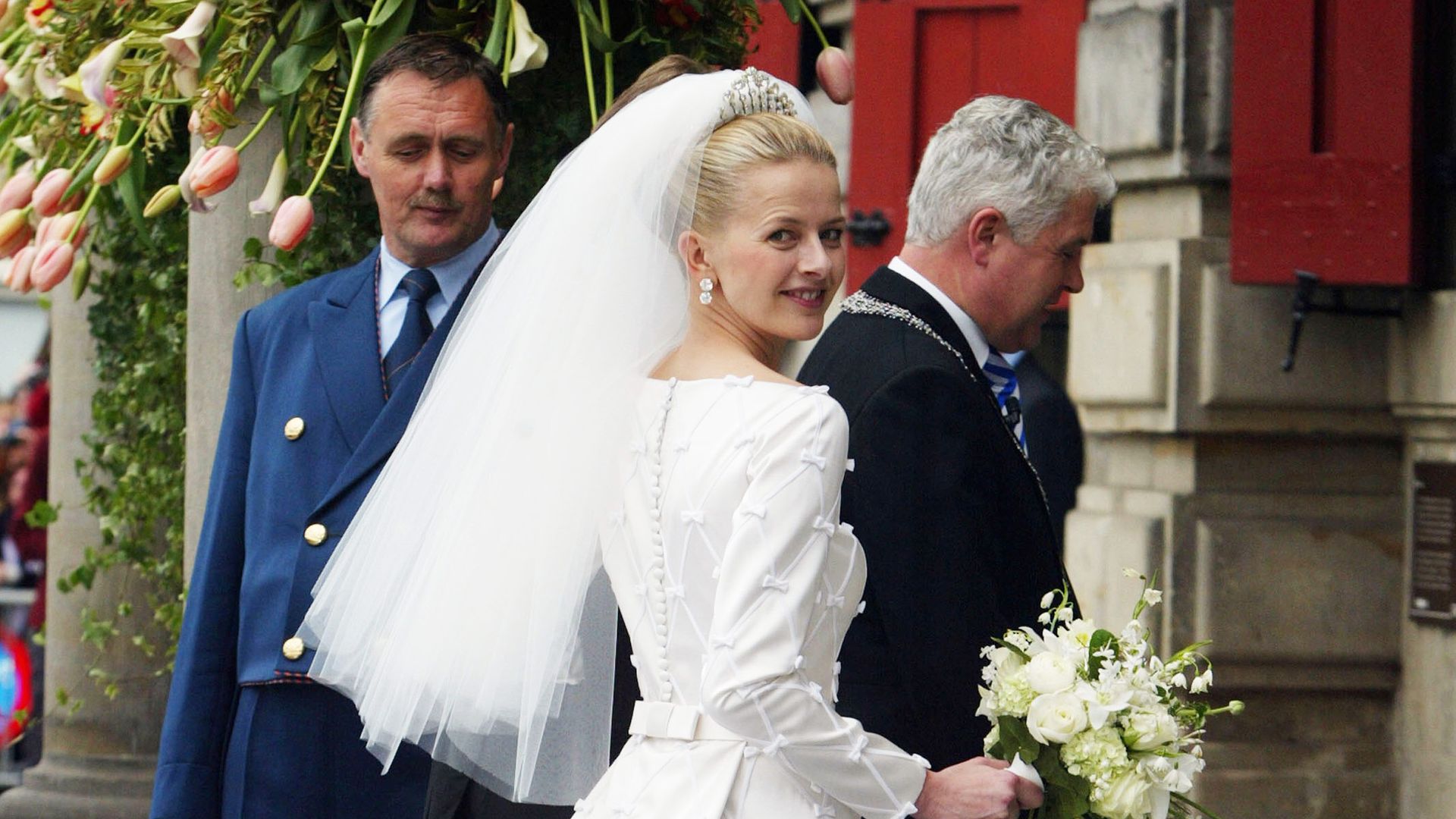 De un vestido escandalosamente corto al diseño más replicado: 7 novias de la realeza que hicieron historia