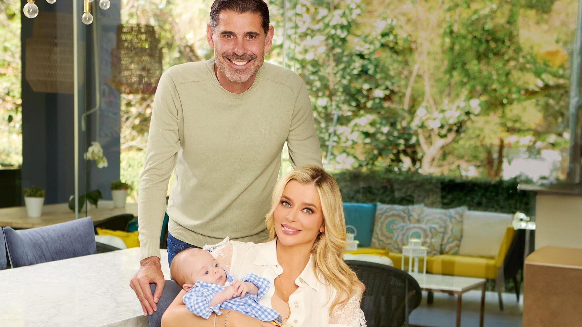 En ¡HOLA!: Fernando Hierro y Fani nos presentan a su bebé, Nicolás Valentín