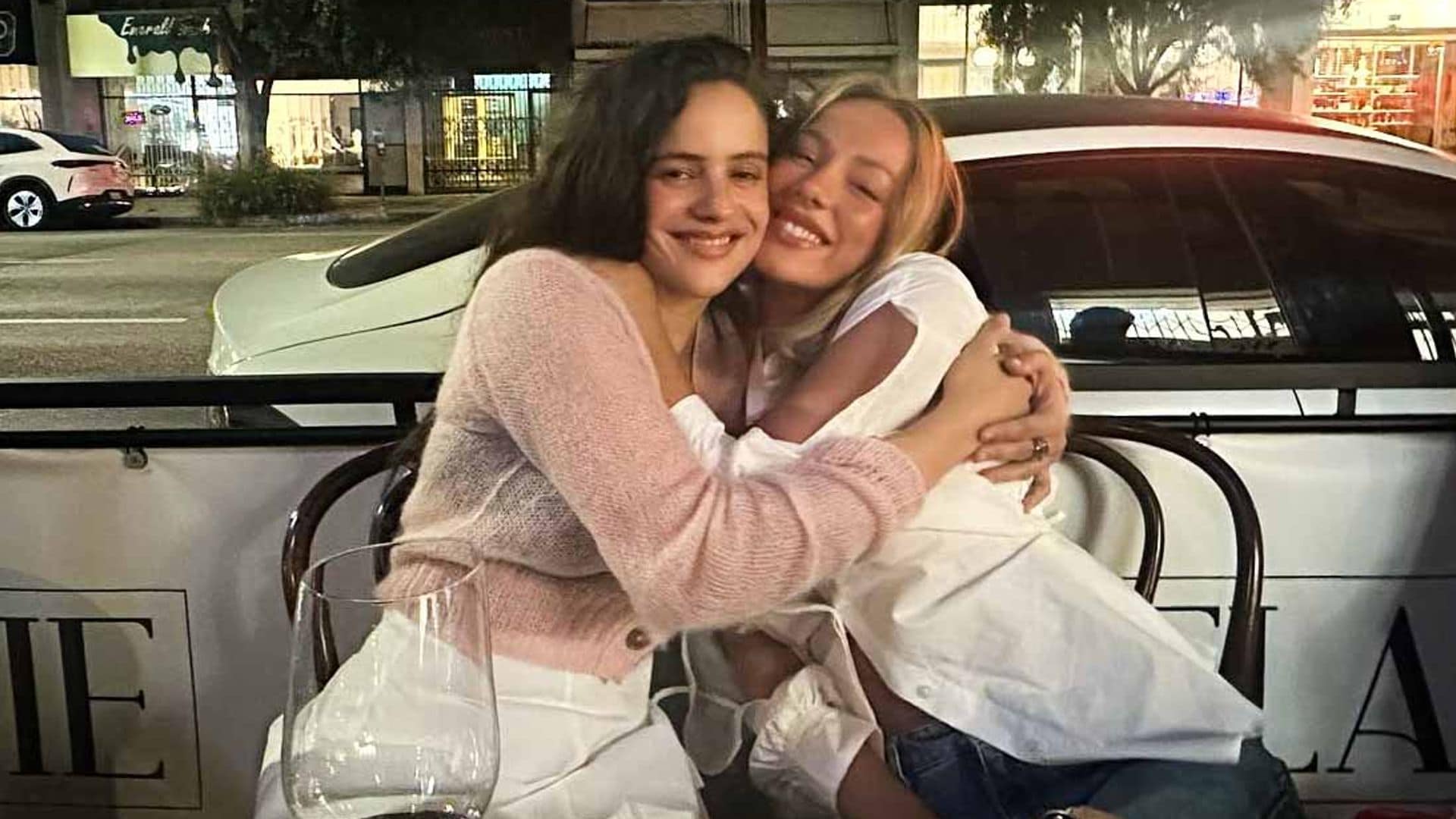 Ester Expósito y Rosalía presumen su amistad en Los Ángeles