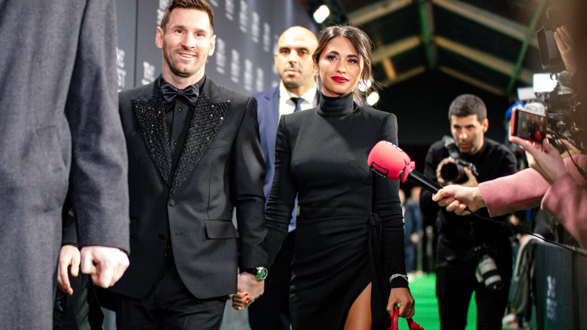 Antonela Roccuzzo y el accesorio del que todos hablan: un bolso con forma de rosa de 4.950 euros