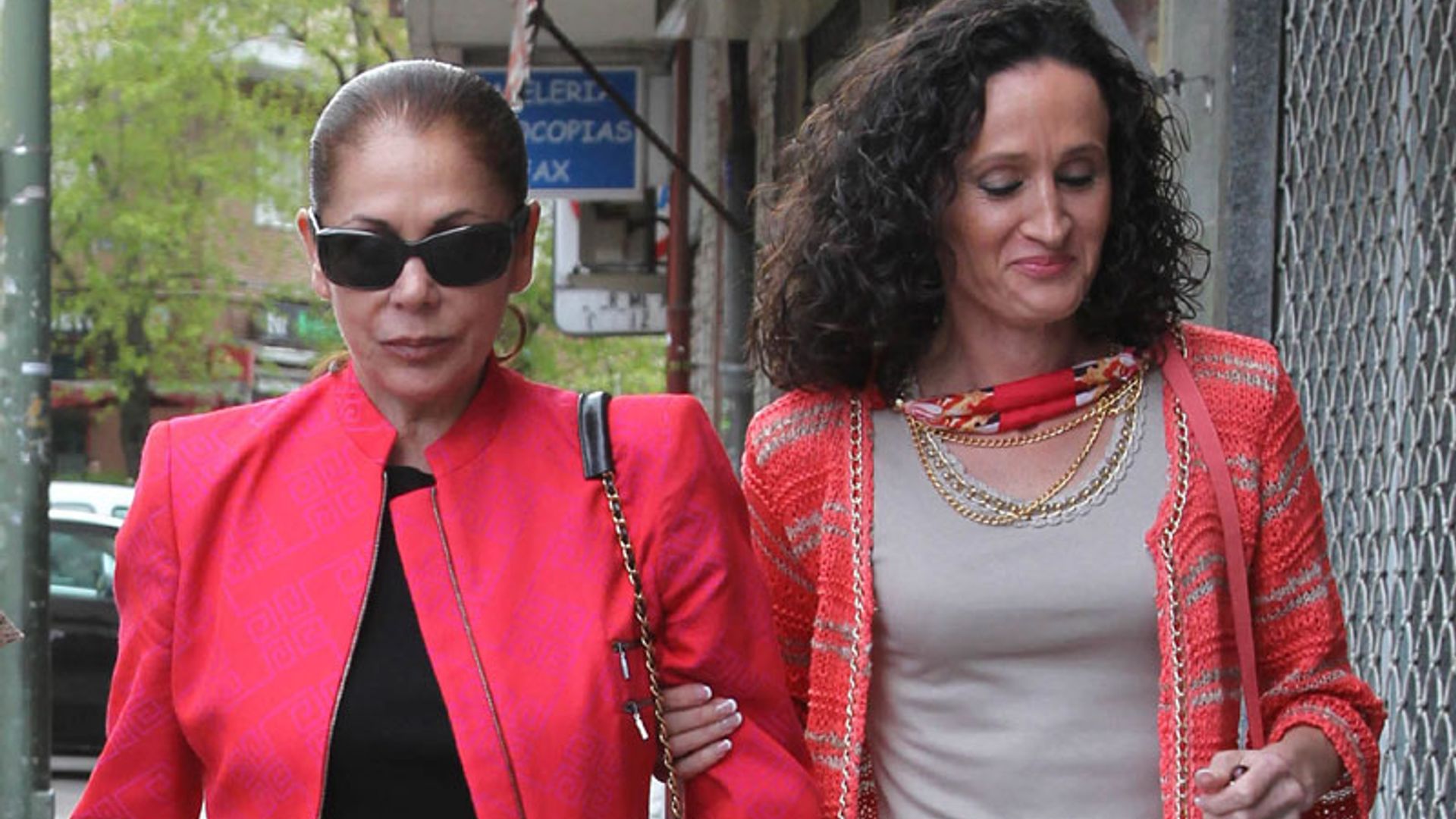 ¿Por qué ha demandado Isabel Pantoja a Dulce?