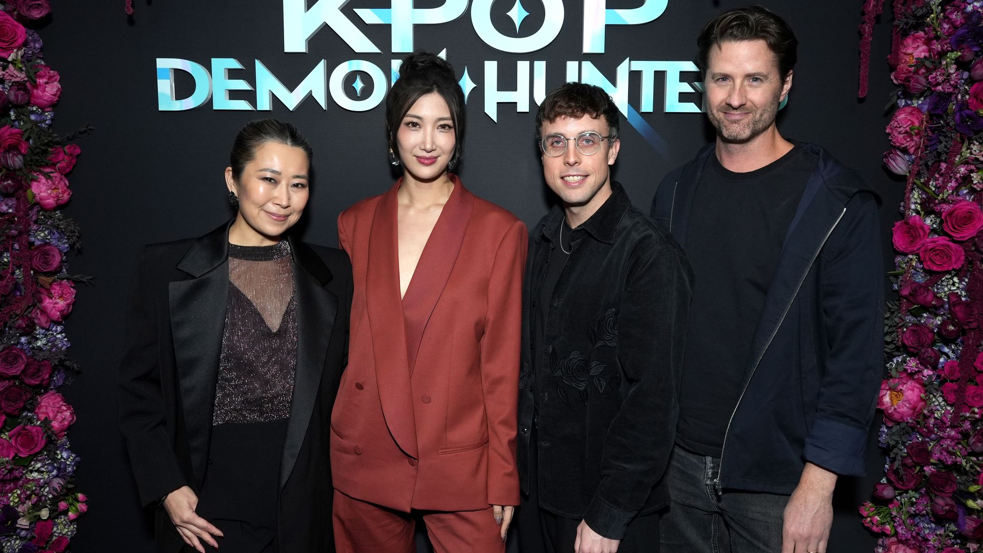 De izquierda a derecha: Maggie Kang, Ejae, Mark Sonnenblick y Chris Appelhans 