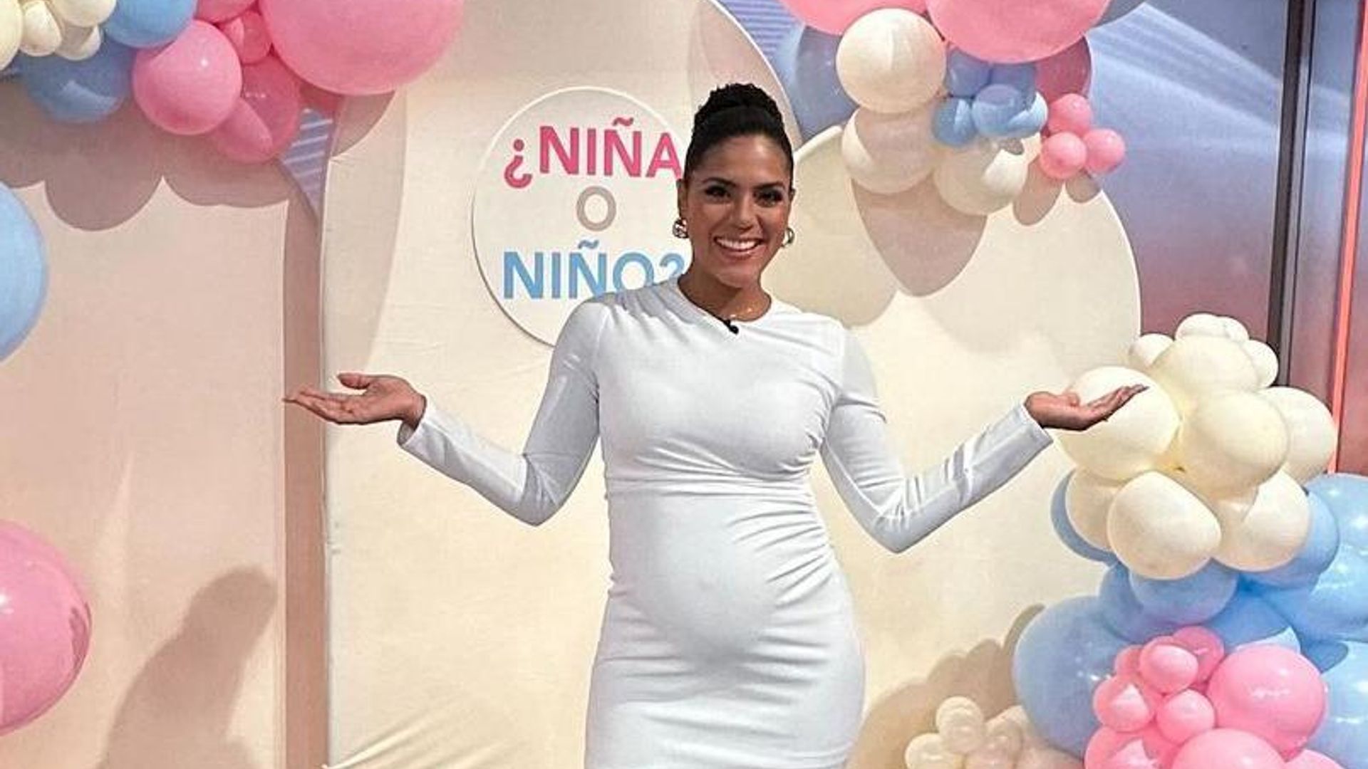 Niño o niña? Francisca revela qué le llevará la cigüeña y es... | ¡HOLA!