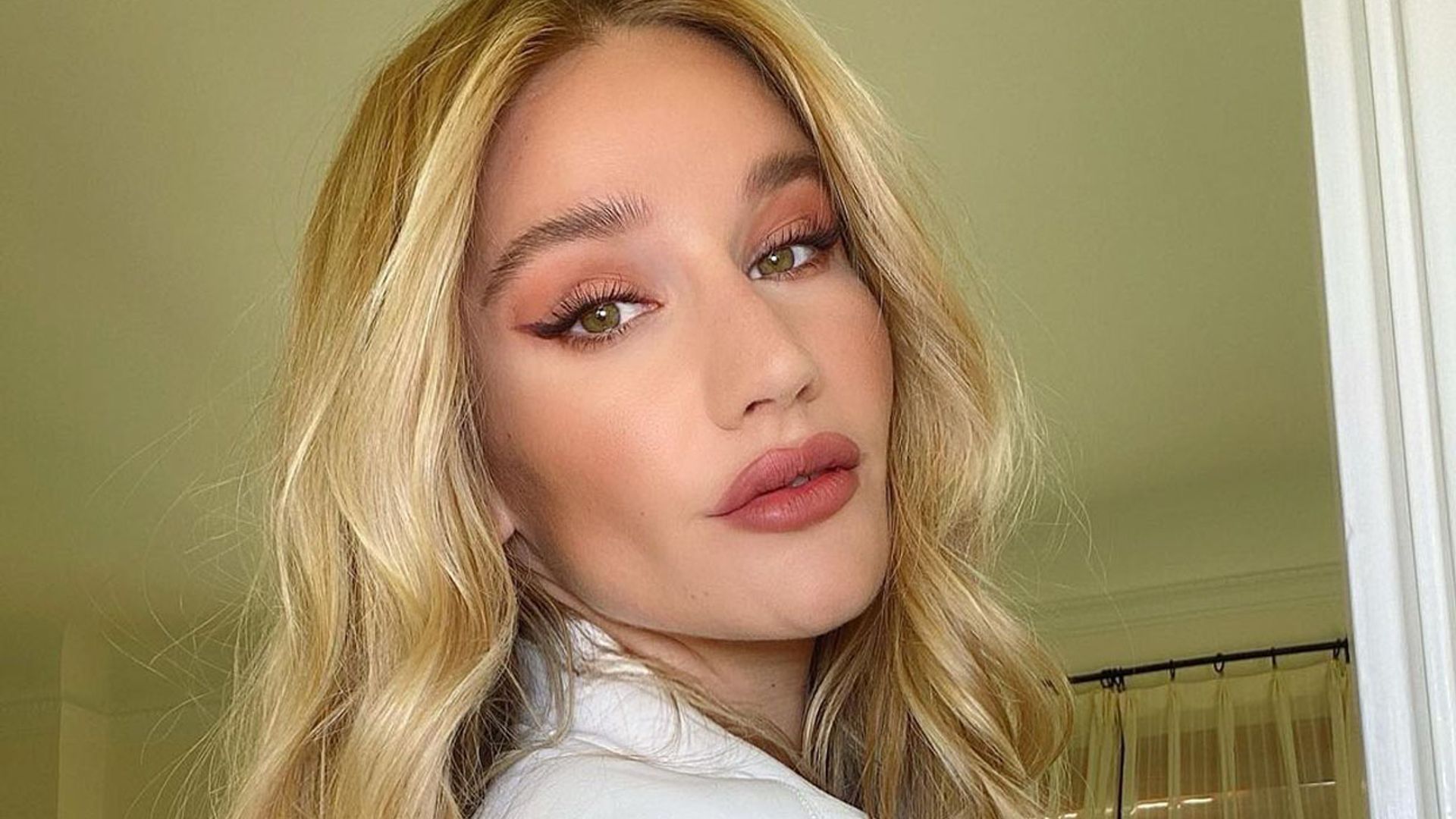 Incluso con mascarilla, tu maquillaje se mantendrá impecable con los consejos de una experta
