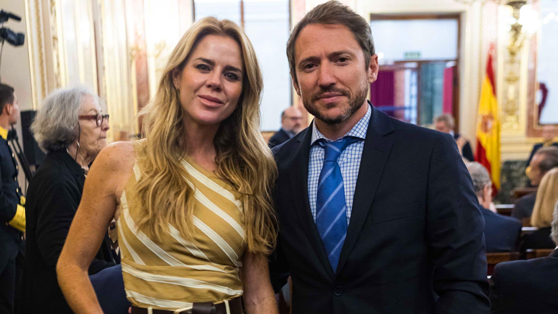El orgullo de Amelia Bono en el homenaje que su padre ha recibido de manos del rey Felipe