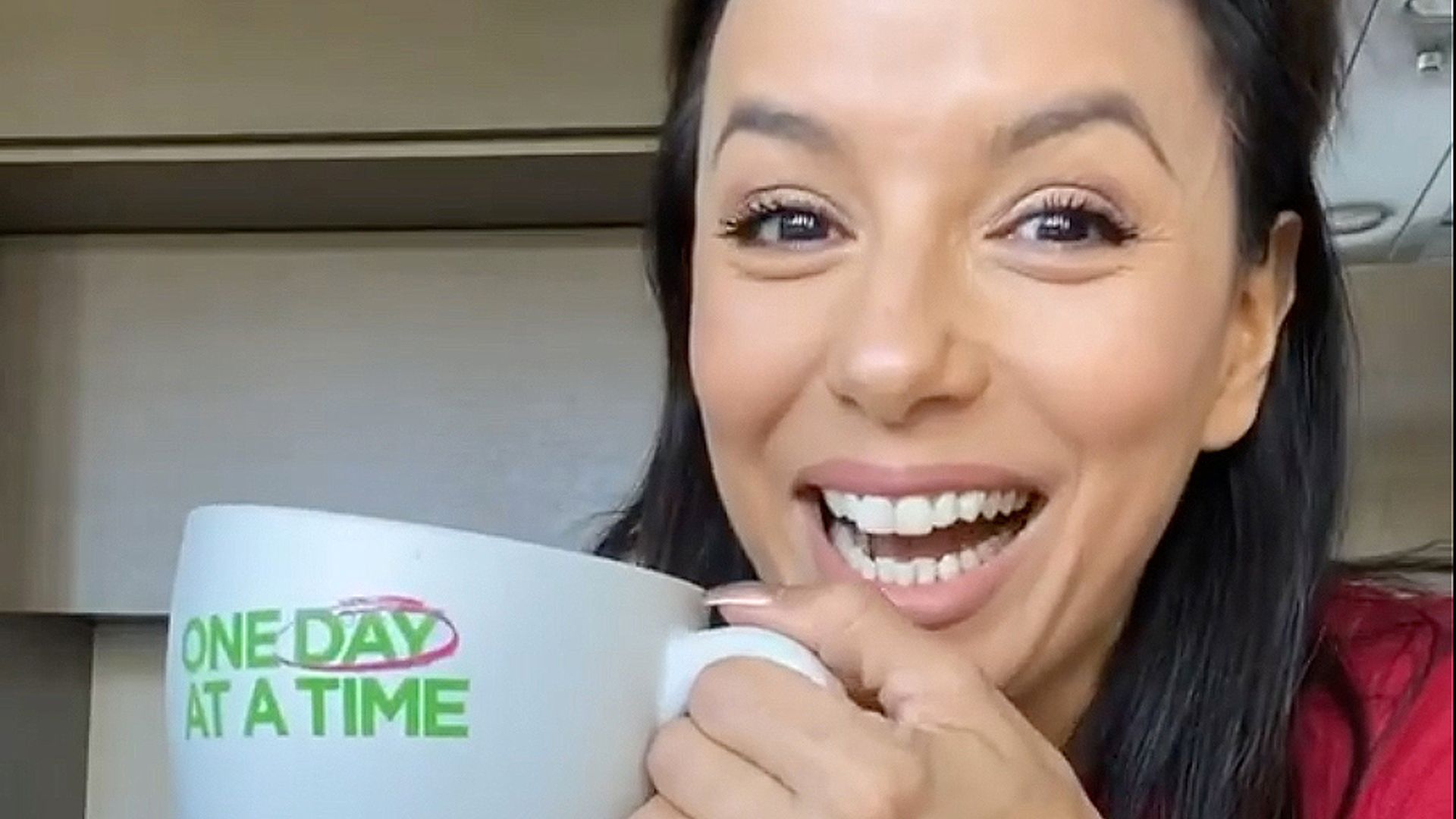 Eva Longoria revela el secreto para hacer el café cubano perfecto