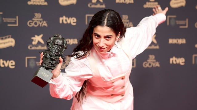 Carolina Yuste con su Goya a Mejor Actriz Protagonista por La Infiltrada