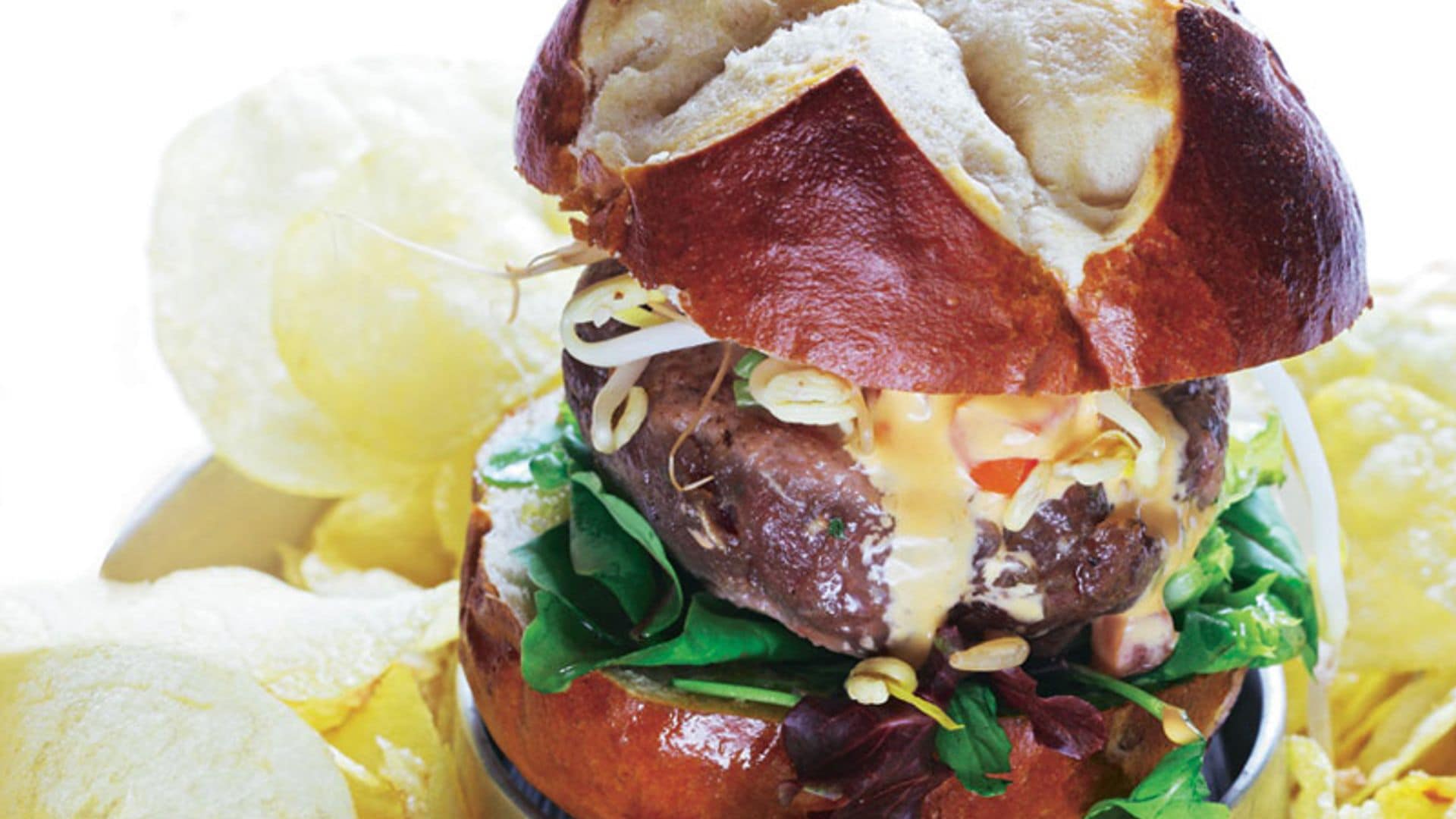 Hamburguesa de atún al aliño dulce de piparras