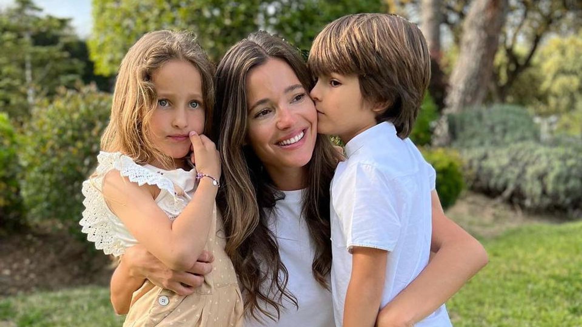 Malena Costa nos cuenta la emoción de sus hijos al verla desfilar por primera vez: ‘Casi me pongo a llorar’