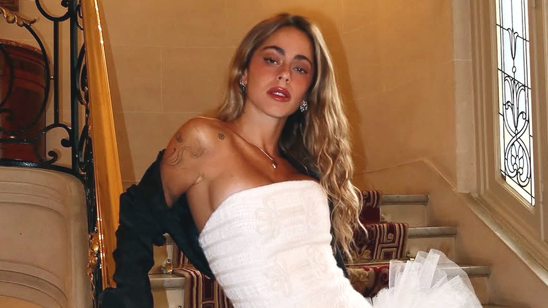 Tini Stoessel arranca los preparativos de su boda con Rodrigo de Paul y muestra la primera prueba de su vestido