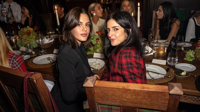 María Guardiola con la diseñadora Tara Zadeh en la fiesta por la lanzamiento de la colección de Sophie Hermann para Glammoda