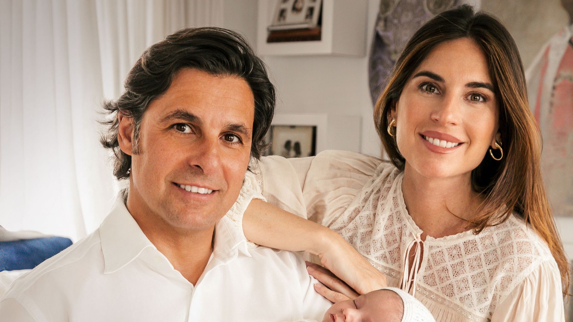 Francisco Rivera y Lourdes Montes con su bebé Nicolás