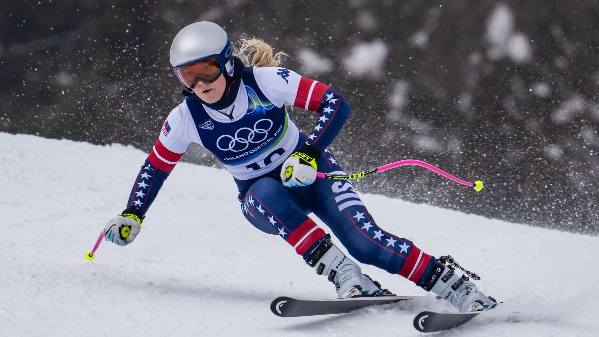 Lindsey Vonn, leyenda del esquí olímpico, sufre una fractura de pierna tras aparatoso accidente
