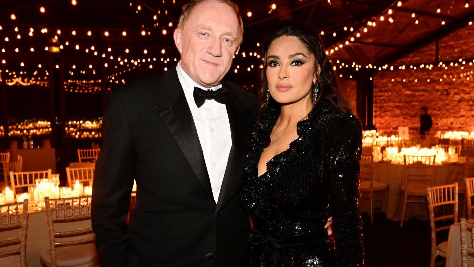 Salma Hayek vuelve a deslumbrar en Cannes con un espectacular look de Balenciaga