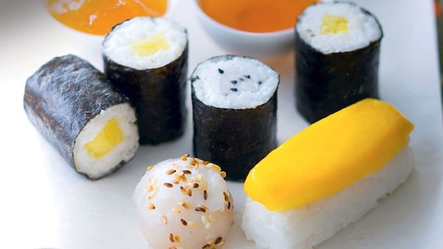 sushi frutas
