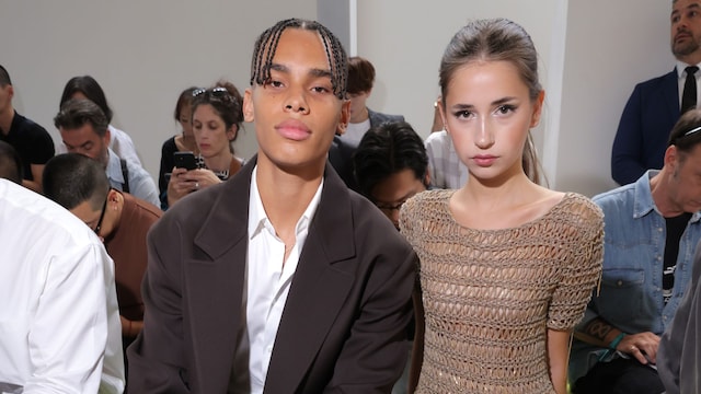 Alexandre Grimaldi y Savannah Hennessy en el front row del desfile de Gucci en la Milan Fashion Week Menswear 