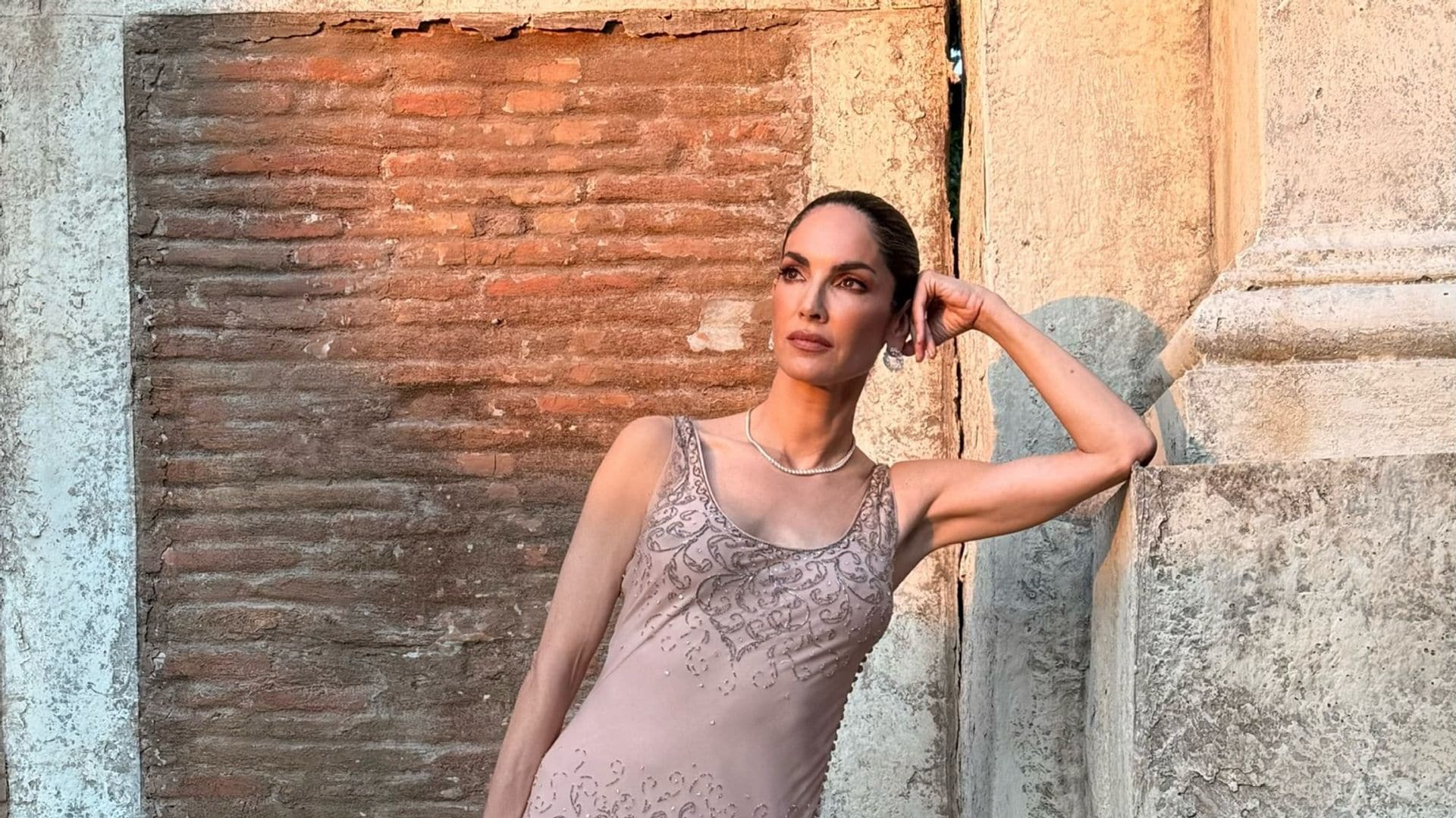 El espectacular vestido vintage con el que Eugenia Silva rinde homenaje a su suegra, Marisa de Borbón: 'Es una joya'