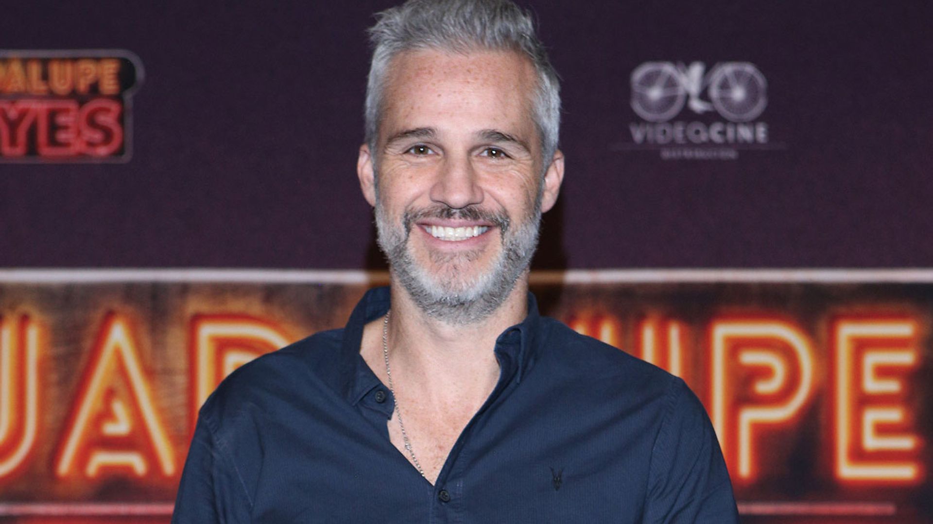 El actor Juan Pablo Medina ('La casa de las flores') habría perdido una de sus piernas tras sufrir una trombosis