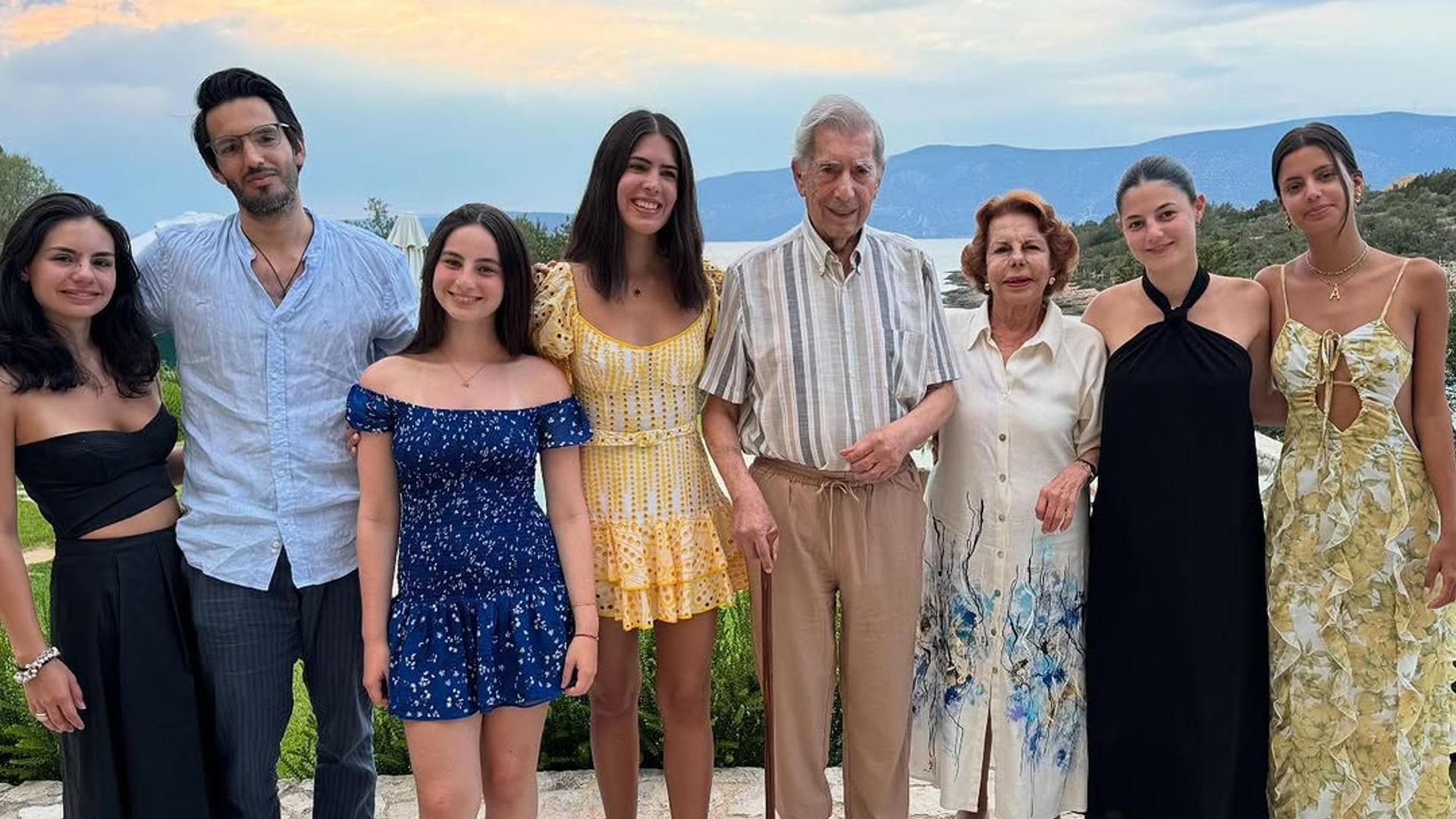 Su numerosa familia: 3 hijos y 7 nietos que se convierten en sus herederos