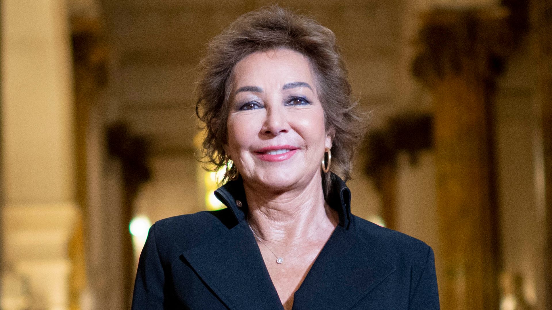 Ana Rosa Quintana sorprende en el Cachorro durante la procesión del jubileo de Roma