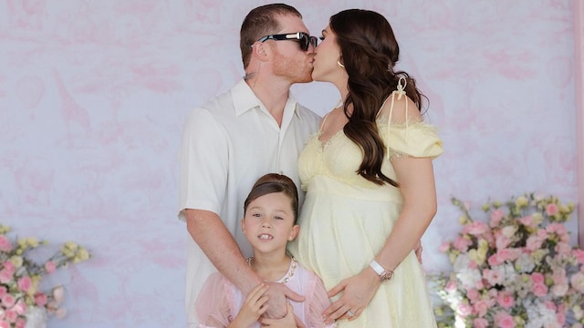 Fernanda Gómez, Saúl 'Canelo' Álvarez y su hija María Fernanda en el baby shower de Eva Victoria.