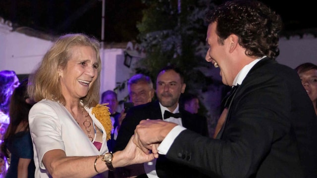 La infanta Elena bailando con Luis Astolfi Jr. 