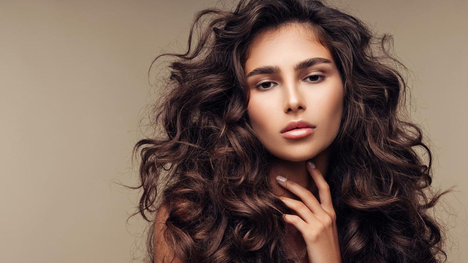 ¿Pelo ondulado? Estos son los 5 aceites que necesitarás
