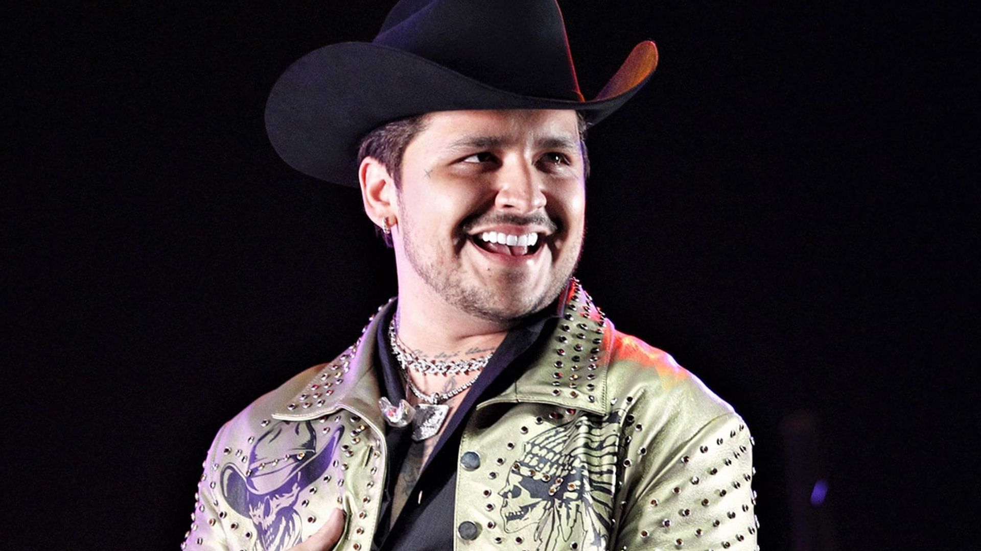 Contundente, Christian Nodal revela por qué filtró los mensajes de Belinda