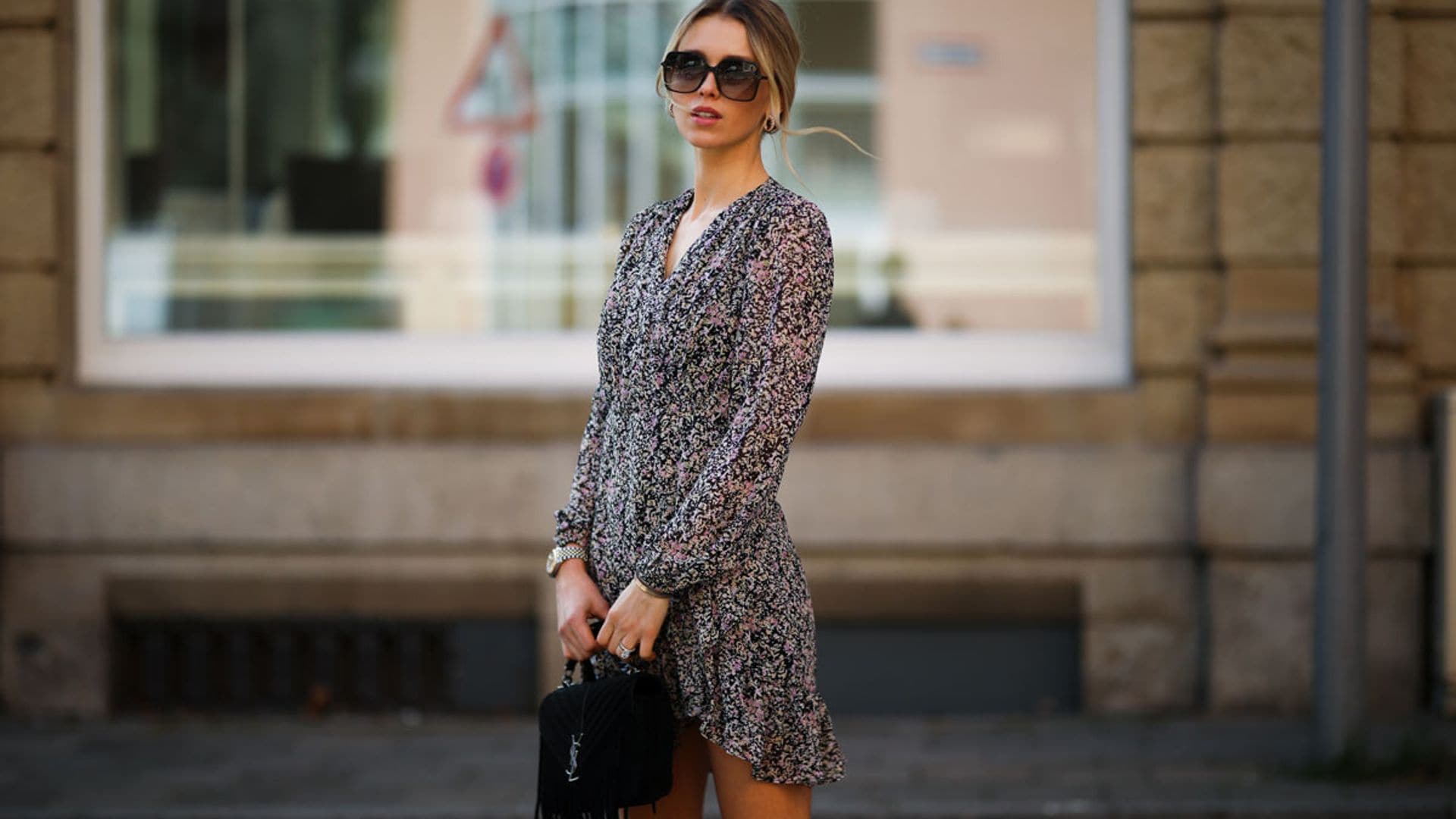 Invierte en tu estampado floral favorito a través de las faldas y vestidos que mejor quedan