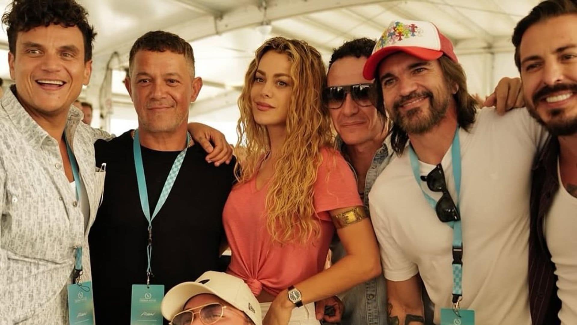 Alejandro Sanz y Candela Márquez celebran su amor en la F1 junto a su pandilla: Juanes, Luis Fonsi, Beatriz Luengo y Yotuel