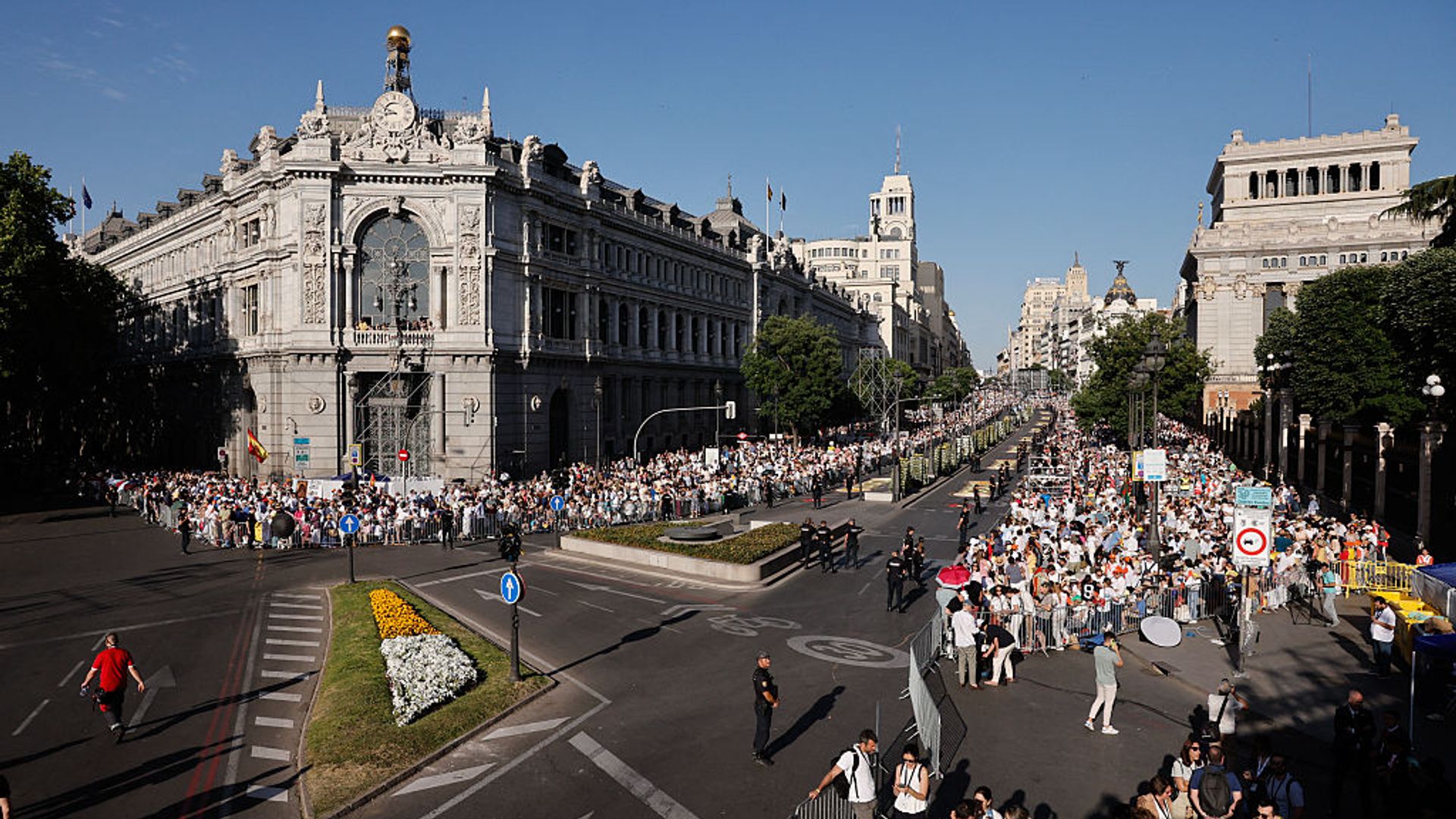 Cibeles, desbordada: Madrid vive otra mañana multitudinaria 