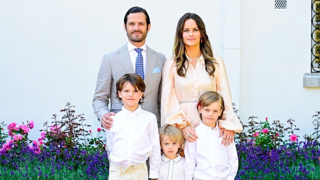Retrato de Carlos Felipe y Sofía de Suecia con sus hijos