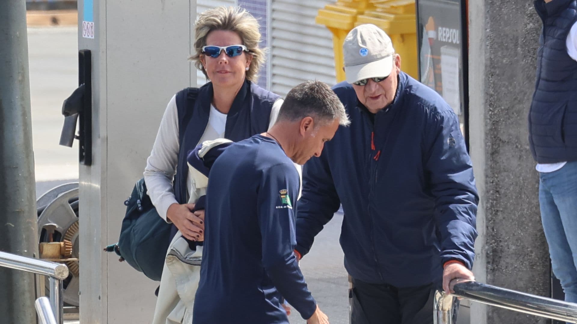 Simoneta Gómez-Acebo, fan incondicional de su tío el rey Juan Carlos en las regatas de Sanxenxo