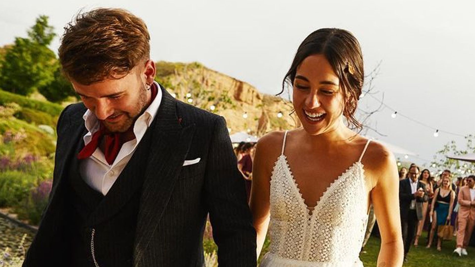 Dani Fernández celebra su cumpleaños volcado en su primera hija