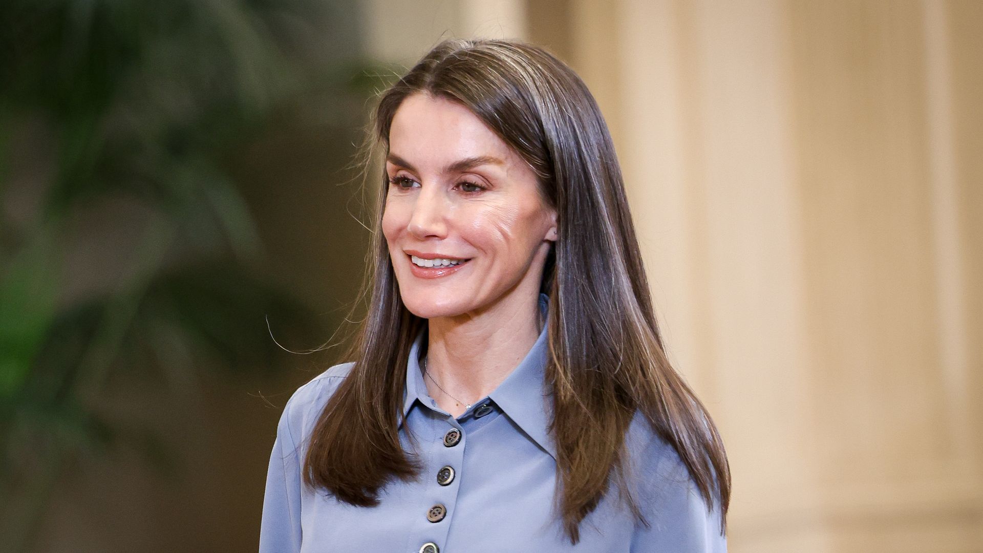 La semana de la moda de la Reina Letizia: su obsesión por lana y la visita a su zapatero centenario favorito