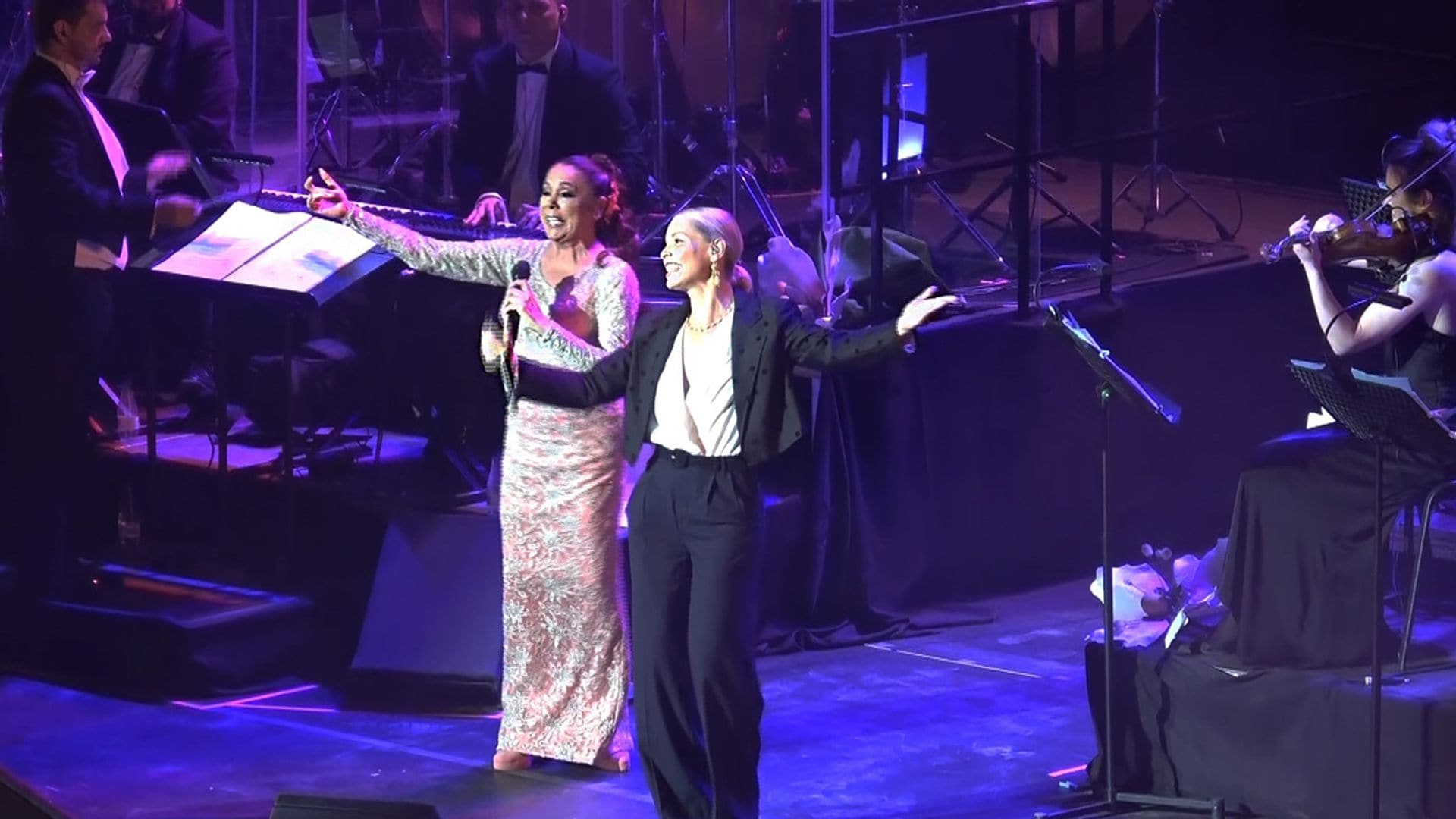 Isabel Pantoja conquista el Teatro Romano de Mérida, hace un dueto con Soraya y protagoniza otro baile viral con su sobrina Anabel